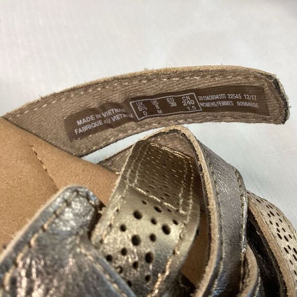 Clarks Collection Mixed Metallic Comfort Strappy Slide in Sandal Size 8 - Picture 8 of 8